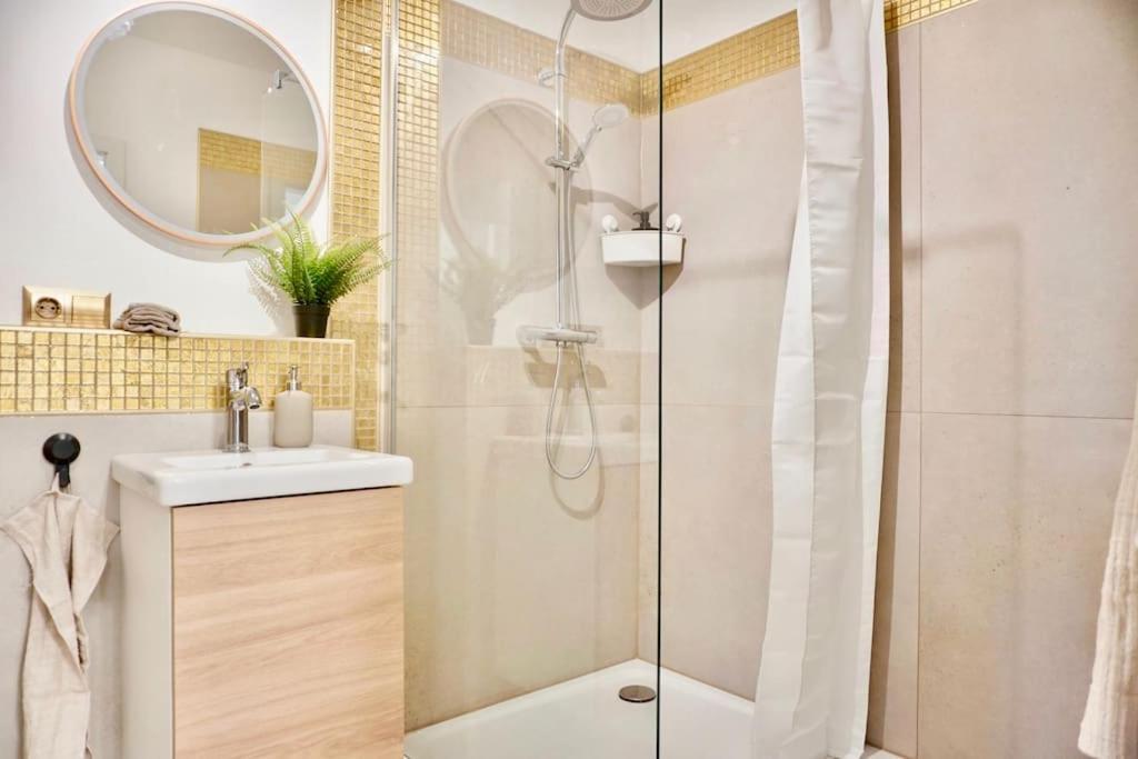 Neu Modernes Apartment In Top Lage, Free Parking Max 1,65M Hoehe Und 1,8M Breite Карлсруэ Экстерьер фото