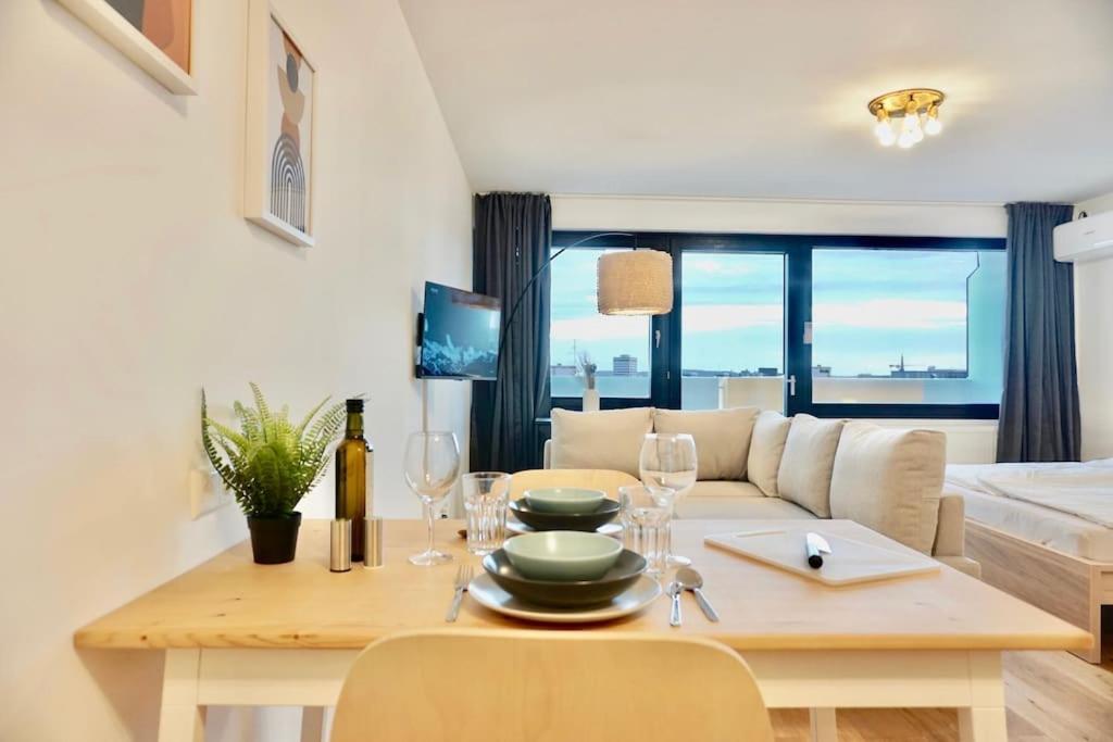Neu Modernes Apartment In Top Lage, Free Parking Max 1,65M Hoehe Und 1,8M Breite Карлсруэ Экстерьер фото