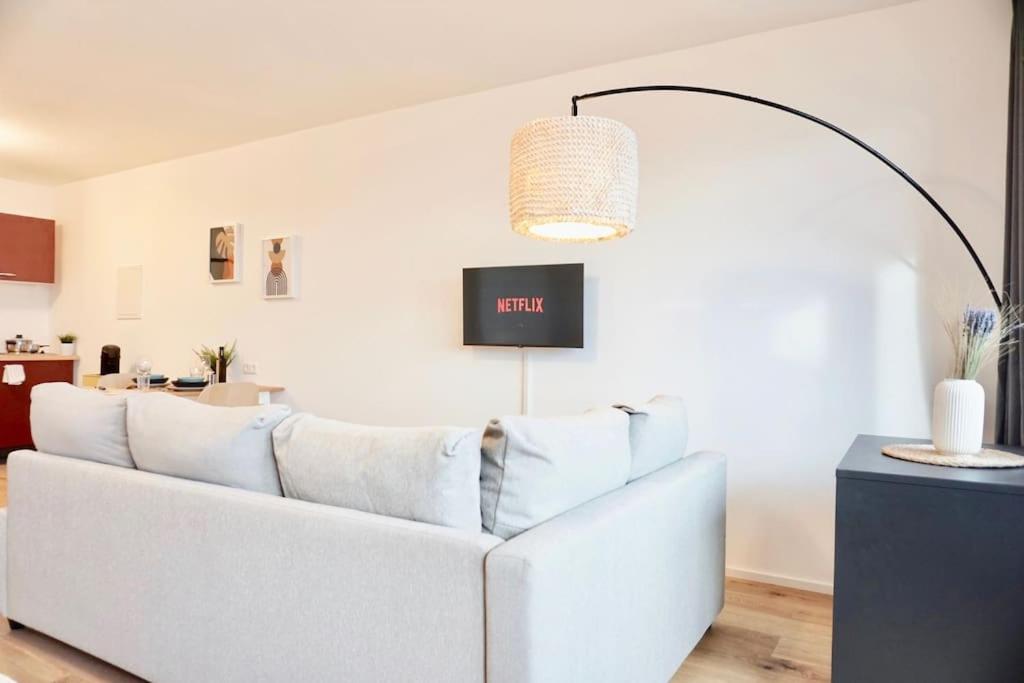 Neu Modernes Apartment In Top Lage, Free Parking Max 1,65M Hoehe Und 1,8M Breite Карлсруэ Экстерьер фото