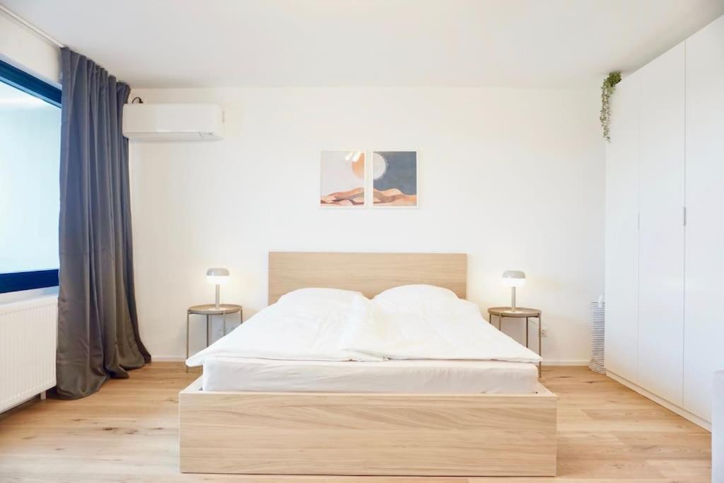 Neu Modernes Apartment In Top Lage, Free Parking Max 1,65M Hoehe Und 1,8M Breite Карлсруэ Экстерьер фото