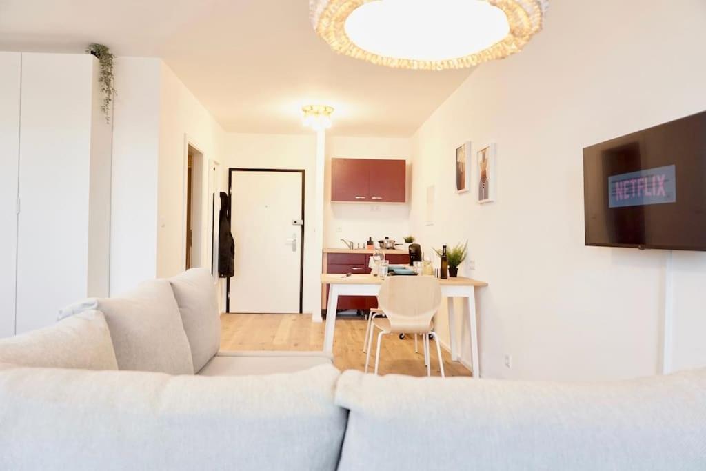 Neu Modernes Apartment In Top Lage, Free Parking Max 1,65M Hoehe Und 1,8M Breite Карлсруэ Экстерьер фото