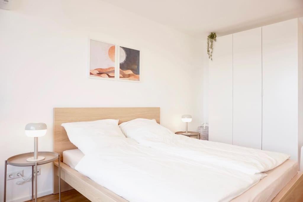 Neu Modernes Apartment In Top Lage, Free Parking Max 1,65M Hoehe Und 1,8M Breite Карлсруэ Экстерьер фото